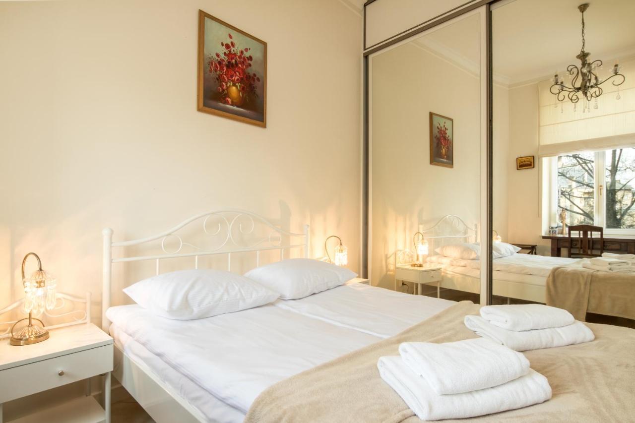 Cheerful Air Conditioned Apartment With Mezzanine And Parking - Old Town Cracóvia Exterior foto